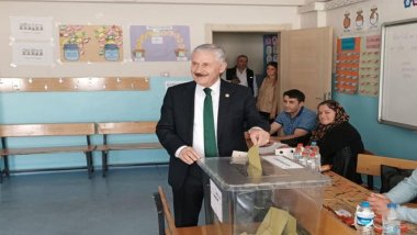 Parlamenterê berê yê AKPyê bangî Arvas kir: Qebûl neke neke