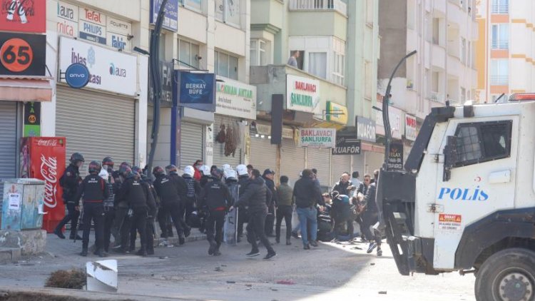 Van protestolarında 30 kişi tutuklandı