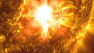 Güneş'te şiddetli patlama: Dünya'yı fena etkileyecek