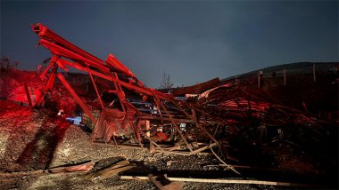 Maraş'ta boya fabrikasında patlama: 3 yaralı