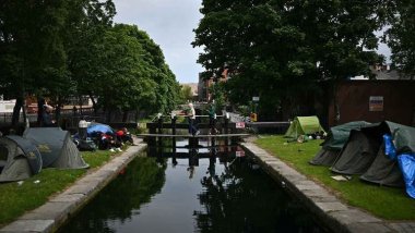 Brîtanya komeke penaberên Kurdî vedigerîne Hewlêrê