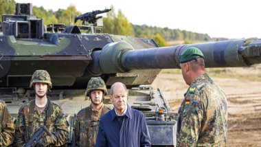 ABD'nin ardından Berlin de Ukrayna'nın Alman silahlarını kullanmasına izin verdi
