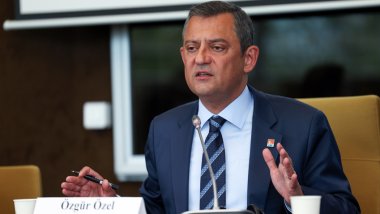 Özgür Özel, masasındaki anketi açıkladı