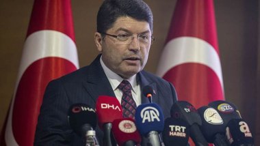 Yılmaz Tunç'tan Tatvan'da indirilen Erdoğan'ın resmi hakkında açıklama