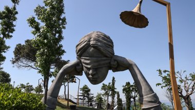 Demokrasi ve Özgürlüklerin Kağıt Üzerinde Kaldığı Ülke ve Toplumlarda Aforizmal Bir Bakış