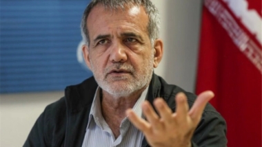 İran'da Cumhurbaşkanı Adayı Pezeşkiyan'dan başörtüsü zorunluluğuna eleştiri