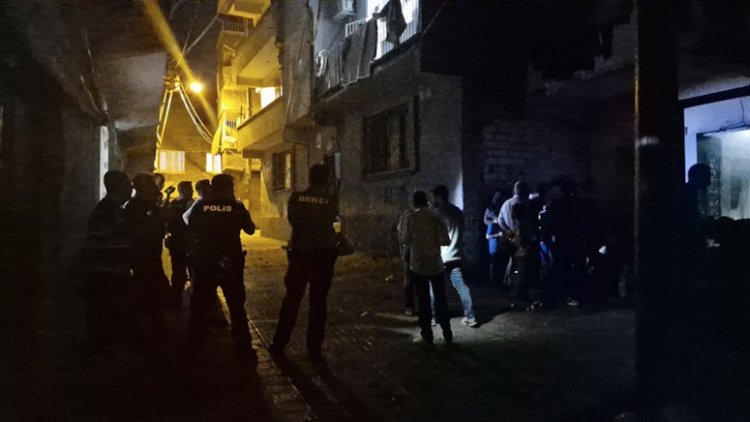 Suriyeliler, akrabalarının evini kundakladı
