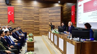 Yıllar sonra bir ilk: Diyarbakır’da vali ile belediye eş başkanları birlikte çalışacak