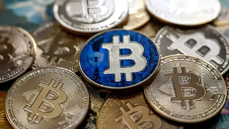 Bitcoin bi ser 100 hezar dolarî ket