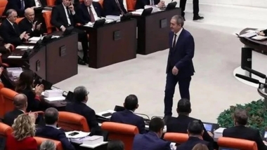 DEM Parti  Eş Genel Başkanı Bakırhan Konuştu Bahçeli Alkışladı