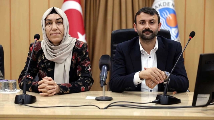 Akdeniz Belediyesi eş başkanları tutuklandı