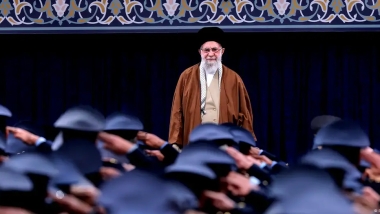 Xamineyî: Dan û standina bi Amerîkayê re bê feyde ye