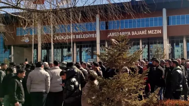 Qeyûm li ser Şaredariya Bajarê Mezin a Wanê hat danîn