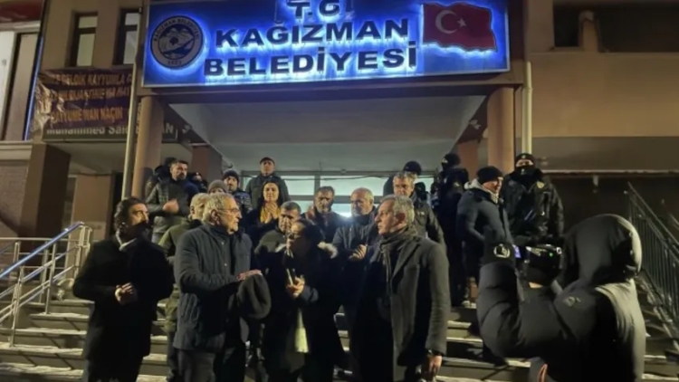 Li ser Şaredariya Qaxizmanê qeyûm hat danîn