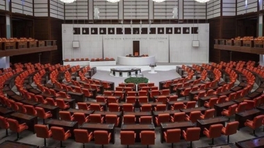 TBMM'de partilerin sandalye dağılımı değişti