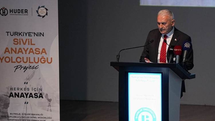 Binali Yıldırım: Anayasada vatandaşlık tanımı güncellenebilir