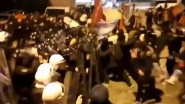 Saraçhane'deki gösterilerde 6 polis yaralandı