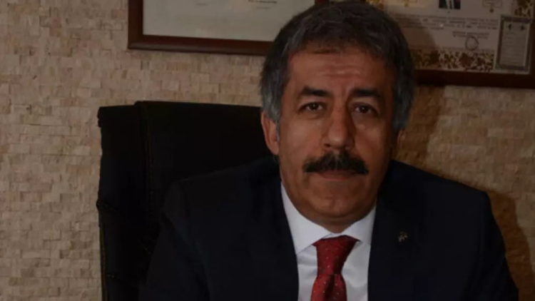 Parlamenterê AK Partiyê: Bêrêziya li hemberî alaya Herêma Kurdistanê sûcekî kîn û nefretê ye