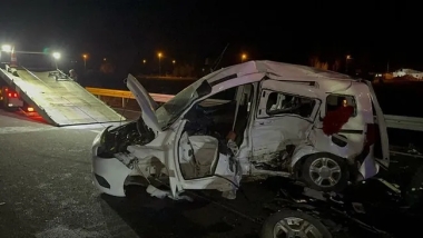 Kars'ta trafik kazası: 2 ölü, 5 ağır yaralı