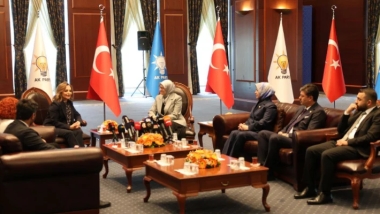 AKP ile DEM Parti heyetleri 10 yıl sonra bayramlaştı