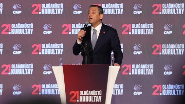 CHP'de Özgür Özel yeniden genel başkan seçildi