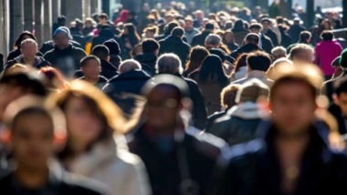 Mart ayında yapılan 10 anketin ortalaması