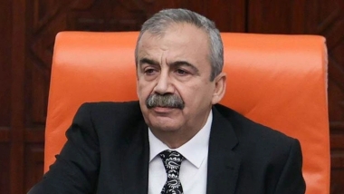 DEM Parti duyurdu: Sırrı Süreyya Önder kalp krizi geçirdi