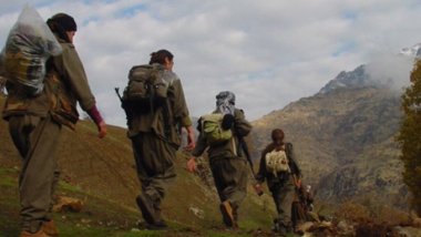 Artêşa Tirkiyeyê li hin herêmên Kurdistanê belavokan davêje