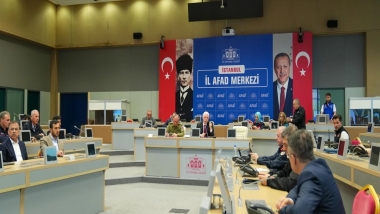 İstanbul Valiliği: Deprem nedeniyle yüksekten atlayan 151 kişi yaralandı