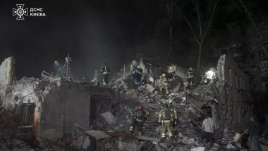 Rusya Kiev'i füzeler ve insansız hava araçlarıyla vurdu: 9 kişi öldü