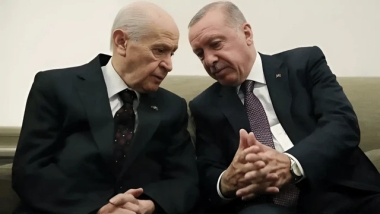 Mümtaz'er Türköne: Bahçeli çözüm süreci için iktidarı kaybetmeyi bile göze almış