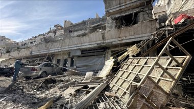 İsrail, Suriye'ye 5 savaş uçağıyla hava saldırıları düzenledi