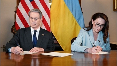 ABD ve Ukrayna arasında imzalar atıldı: Kritik anlaşma hakkında neler biliniyor?
