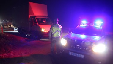 Siirt'te kara yolunda erkek cesedi bulundu