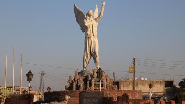 Kobani Belediyesi'nden tabelalara Kürtçe şartı