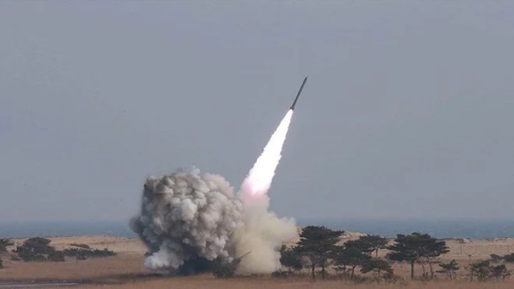 Koreya Başûr û Japonyayê ragihand ku Koreya Bakur mûşekên balîstîk berdane