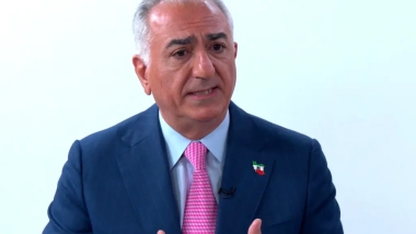 Son İran Şahı'nın oğlu: 'Ortadoğu'nun Güney Kore'si olacakken Kuzey Kore'si olduk'