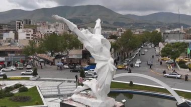 Rojhılat: Sine’de Kürtlerin trajik tarihine dev anıt