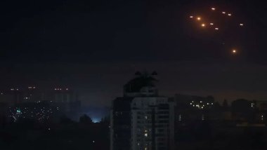 Ukrayna, üç gecedir şiddetli Rus saldırılarına maruz kalıyor