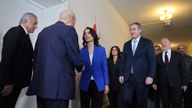 DEM Parti heyetinden MHP'ye ziyaret: Bahçeli, kapıda karşıladı