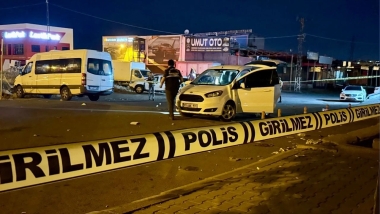 Diyarbakır'da iki grup arasında silahlı kavga: 1'i ağır 3 yaralı