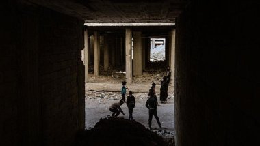 Suriye'de Esad rejiminin ailelerinden ayırdığı binlerce çocuk aranıyor