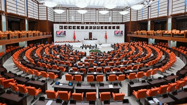 AK Parti, MHP ve DEM Parti'den sonra 4 parti daha komisyona katılma kararı aldı
