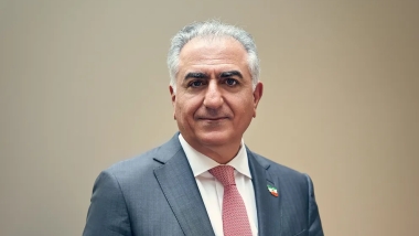 Sürgündeki Prens Rıza Pehlevi, İran silahlı kuvvetlerini halkın saflarına katılmaya çağırdı