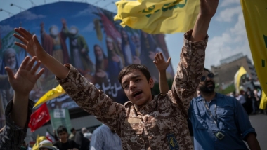 İsrail saldırılarının ardından İran'daki tepkiler derin bir ayrışmayı ortaya koyuyor