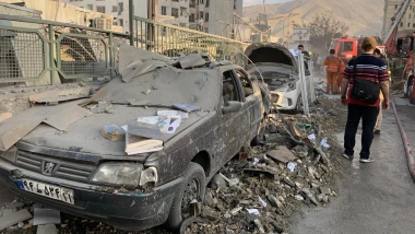 İsrail İran'ı vurmaya devam ediyor: Zencan eyaletinde üç Devrim Muhafızı öldürüldü