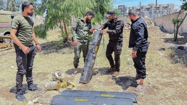 Suriye, savaşan iki rakibe karşı eşit mesafede bulunuyor