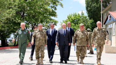 Türkiye Milli Savunma Bakanı ve TSK Komuta Kademesi İran sınırına gitti