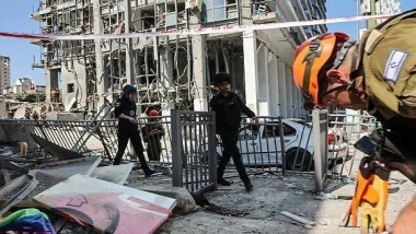 İsrail: İran saldırısında eski bakanın evi de isabet aldı