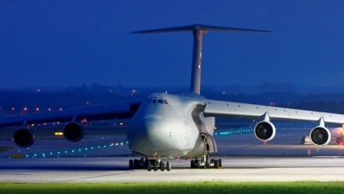 ABD, Dünyanın En Büyük Askeri Uçağını İran Sınırına Gönderdi